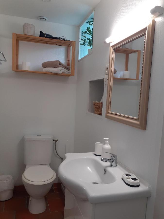 Le Petit Bretigny Guest House Beaumont  ภายนอก รูปภาพ